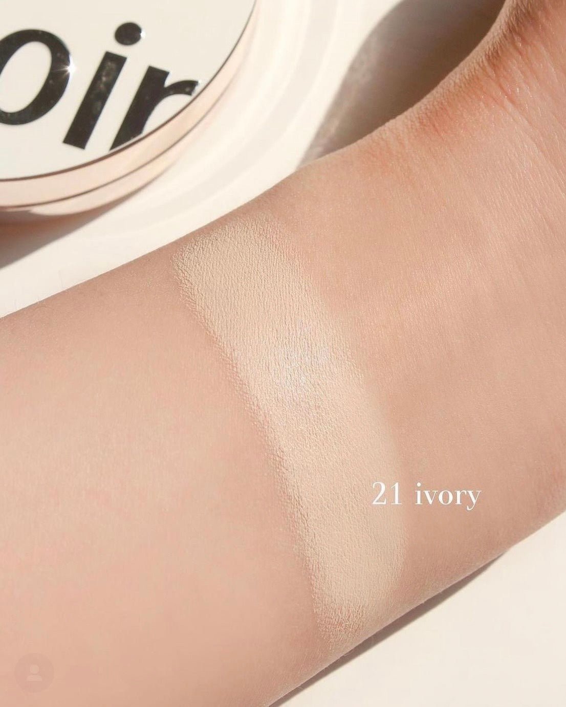 ESPOIR 艾絲珀 盈潤光彩氣墊霜 升級版 Pro Tailor Be Glow Cushion SPF42 PA++